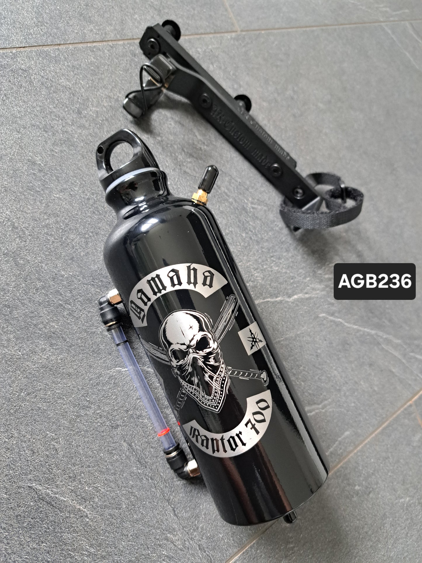 Ausgleichsbehälter Y. Raptor700 Totenkopf inkl. verst. Halter