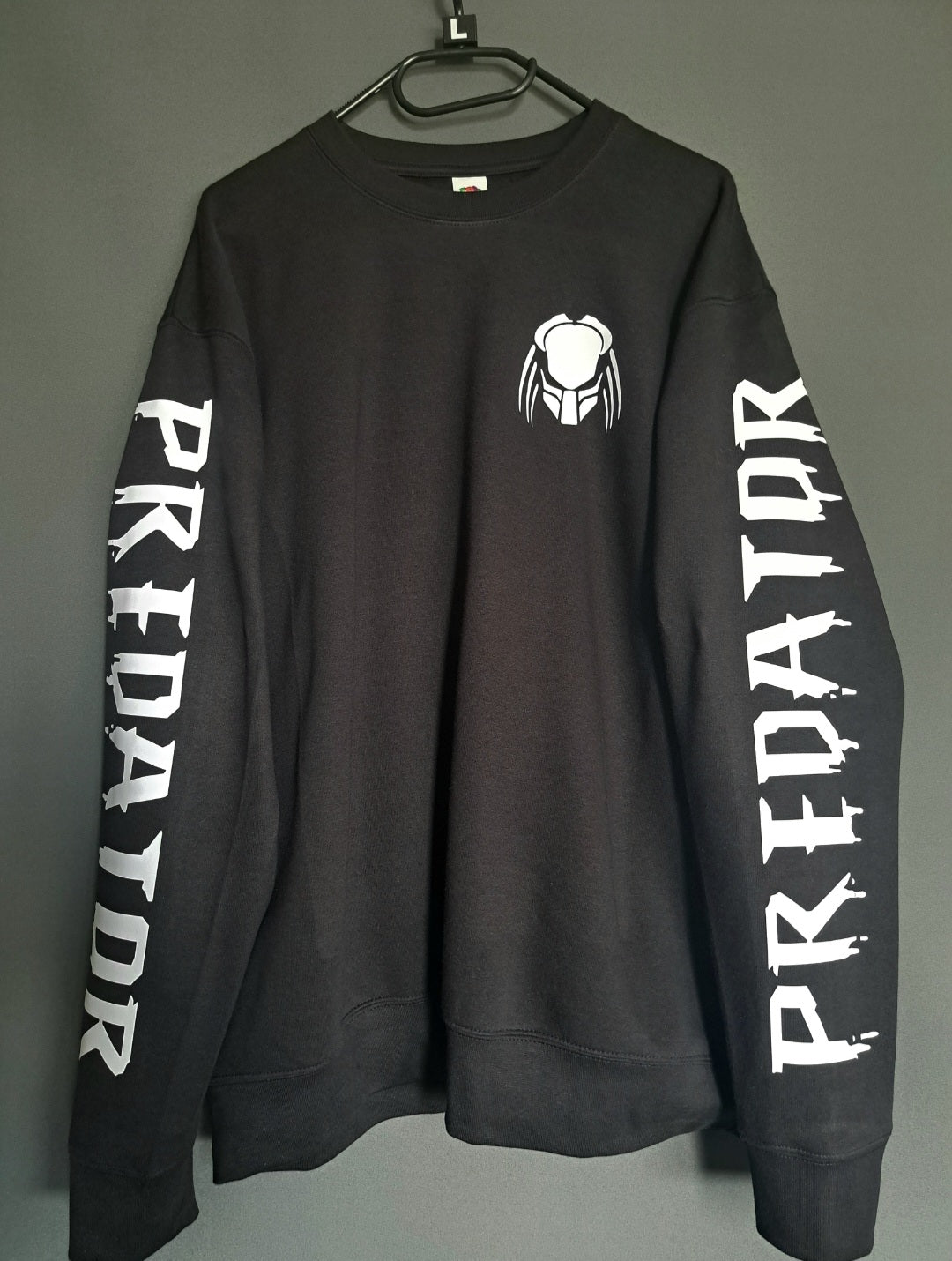 Pullover Predator blutig
