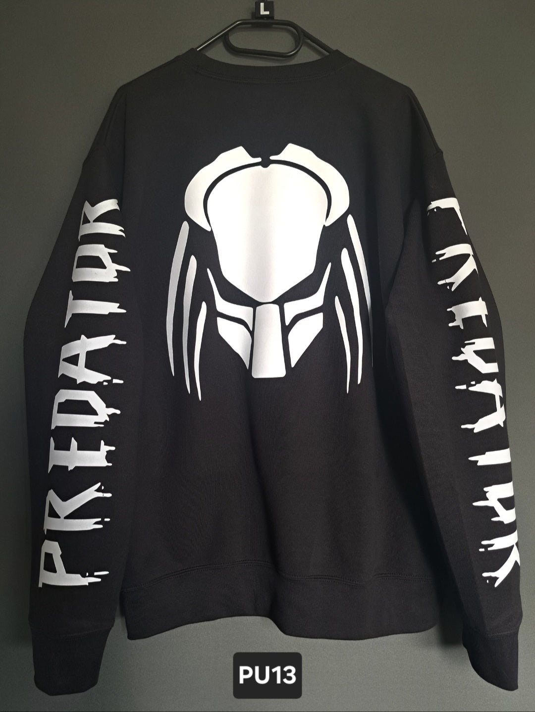 Pullover Predator blutig