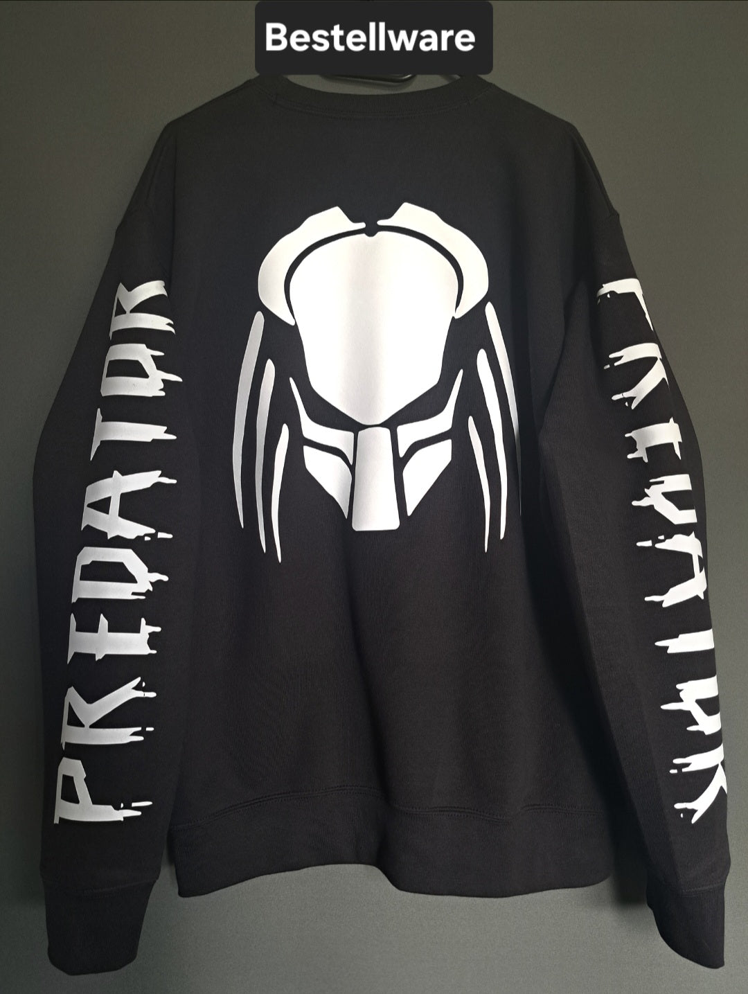 Pullover Predator blutig (Bestellware)